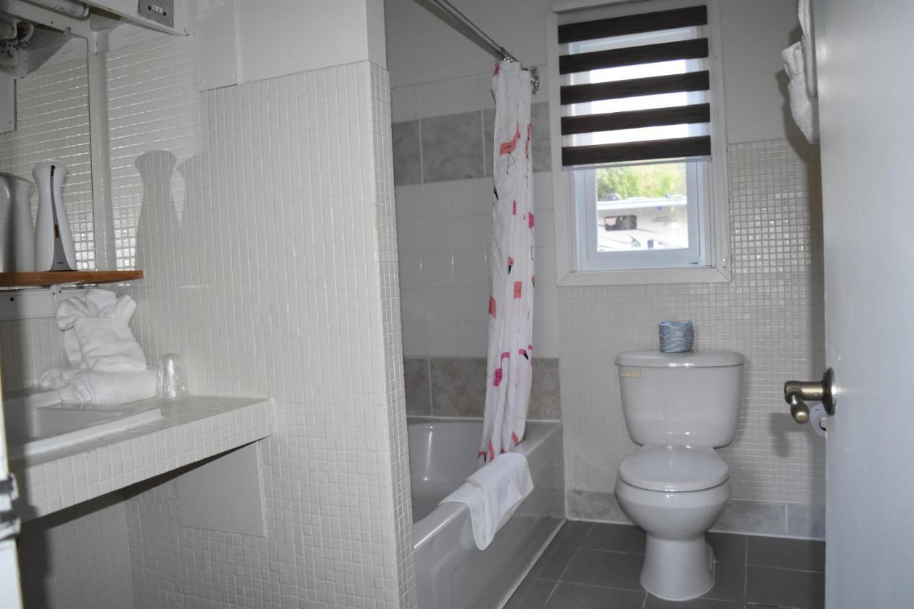 De L'anse Et Motel 2*